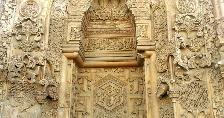 Otobüslü Erzincan Girvelek Tunceli Elazığ Kemaliye Divriği Sivas Turu