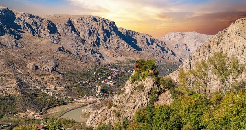Otobüslü Erzincan Girvelek Tunceli Elazığ Kemaliye Divriği Sivas Turu