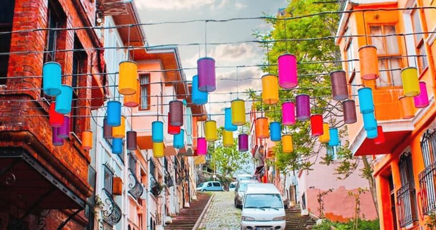  İSTANBUL NOSTALJİ TURU '' BALAT - FENER - ORTAKÖY - TAKSİM ''