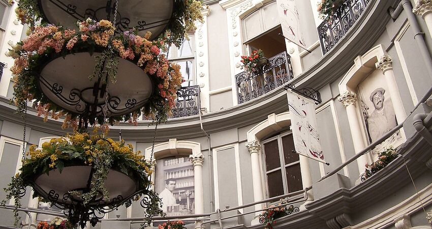  İSTANBUL NOSTALJİ TURU '' BALAT - FENER - ORTAKÖY - TAKSİM ''