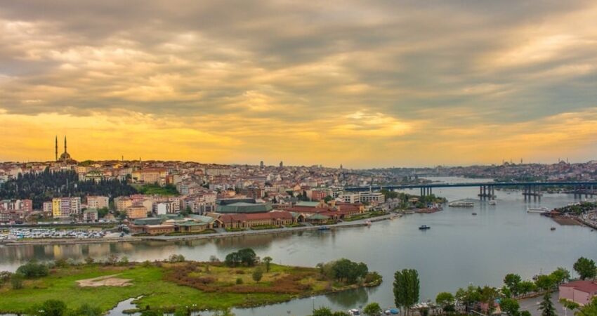  İSTANBUL NOSTALJİ TURU '' BALAT - FENER - ORTAKÖY - TAKSİM ''