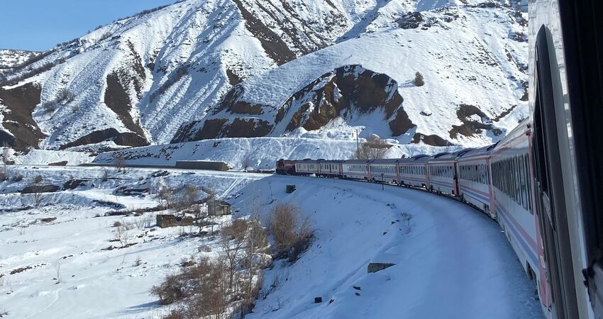 TURİSTİK DOĞU EKSPRESİ TURU /UÇAK GİDİŞ TREN DÖNÜŞ