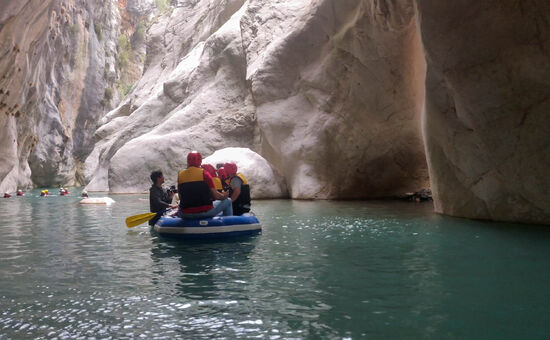 Dolu Dolu Macera Kanyonlar Şelaleler Rafting Salda Gölü İnsuyu Mağarası Turu