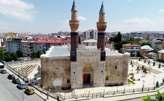 Hızlı Trenle BATI KARADENİZ Turu (Sivas, Tokat, Amasya, Şahinkaya Kanyonu, Sinop)