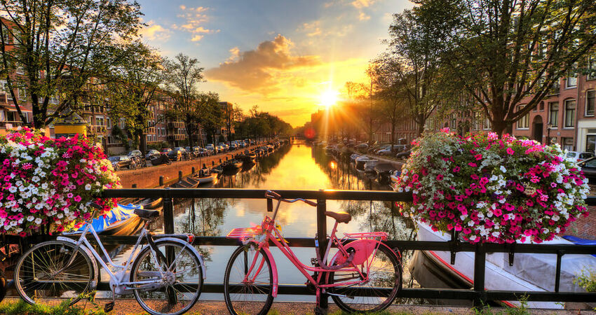 NOEL TURU GRAND PARİS -DISNEYLAND - BRUKSEL - AMSTERDAM TURU