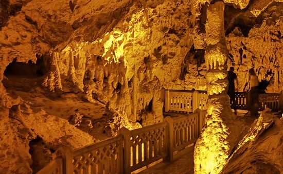 Dolu Dolu Macera Kanyonlar Şelaleler Rafting Salda Gölü İnsuyu Mağarası Turu